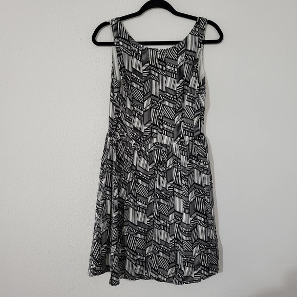 Gap Sleeveless Geometric Print Dress - Picture 2 of 8